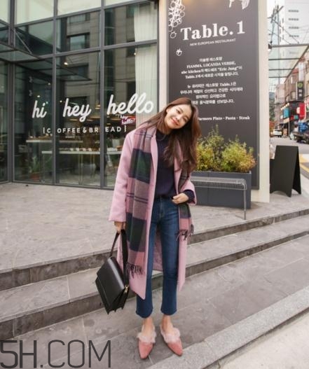 冬天穿牛仔褲配什么鞋子？冬天牛仔褲搭配鞋子圖片
