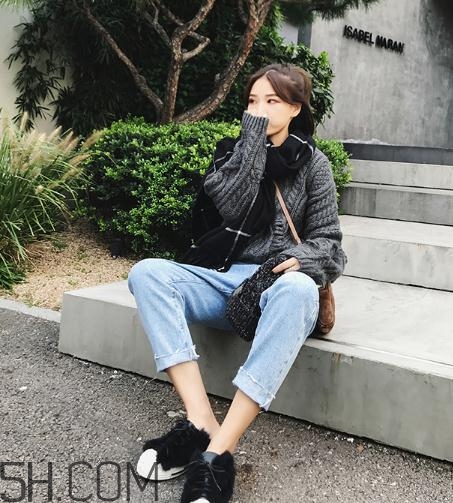 牛仔褲粘上口香糖怎么除掉？牛仔褲上的機油怎么洗掉？