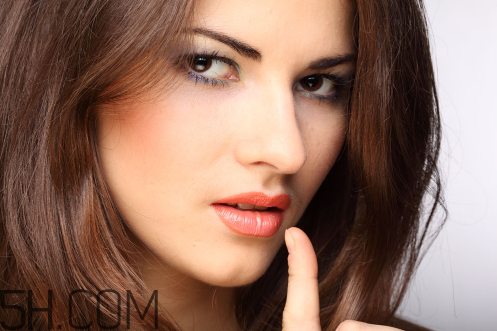 哪些人不宜紋眉？紋眉繡眉的注意事項(xiàng)