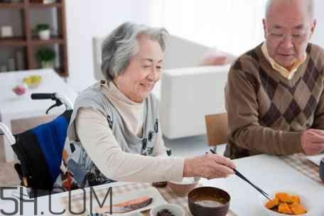 跑步機(jī)適合老年人嗎？老年人跑步有什么好處呢？