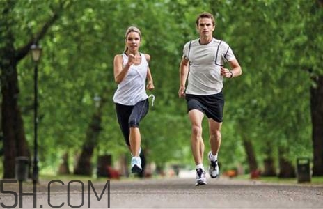 慢跑運動有什么注意事項？慢跑運動對身體有什么好處？