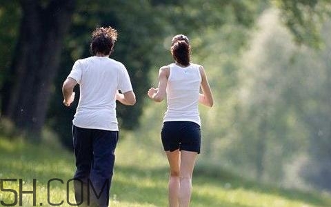 經(jīng)常慢跑的好處有哪些？慢跑減肥的正確方法是什么？