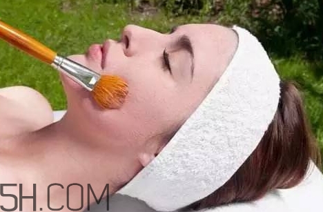 刷酸爆痘正常嗎？為什么刷酸會(huì)爆痘？
