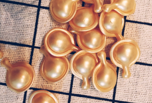 雅頓金膠怎么打開？雅頓金膠膠囊怎么扭開？
