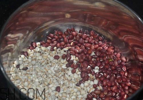 紅豆薏米加紅糖好嗎？紅豆薏米加紅糖的功效有哪些？