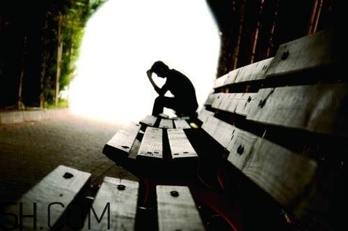 焦慮癥和抑郁癥哪種更嚴(yán)重？焦慮癥和抑郁癥的區(qū)別有哪些？