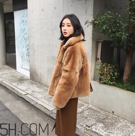 兔毛皮草掉毛嗎？兔毛皮草掉毛怎么處理？