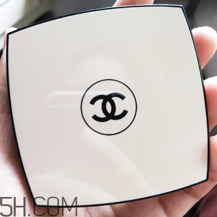 chanel氣墊水粉底好用嗎？香奈兒氣墊水粉底使用感受