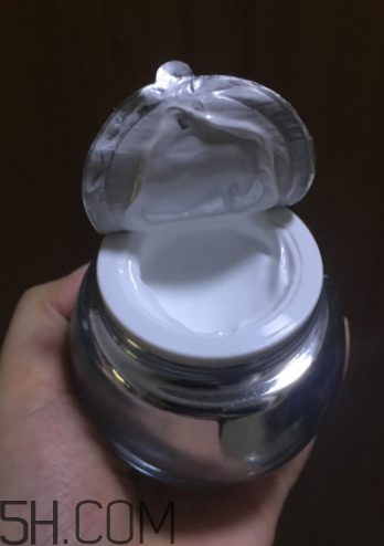 歐詩漫珍珠水光素顏霜含激素嗎？歐詩漫珍珠素顏霜刺激嗎