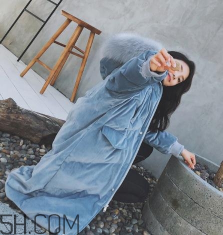 羽絨服面料錦綸和聚酯纖維哪個(gè)好？羽絨服軟的好還是硬的好？