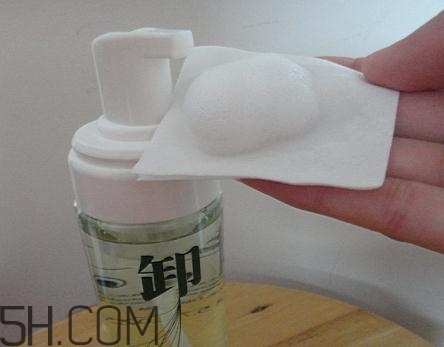 三草兩木卸妝液好用嗎？三草兩木卸妝液測(cè)評(píng)