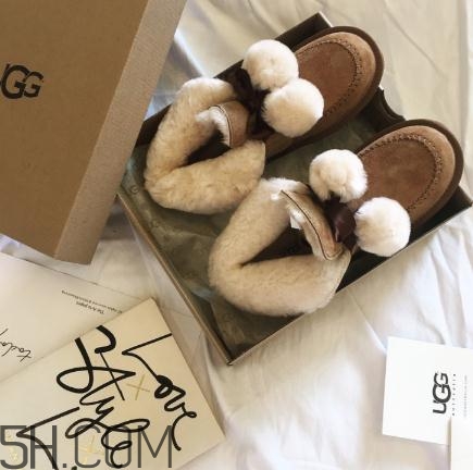 ugg雪地靴要穿襪子嗎？ugg是光腳穿嗎？