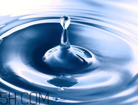 雙氧水能治牛皮癬嗎？雙氧水能去除血漬嗎？