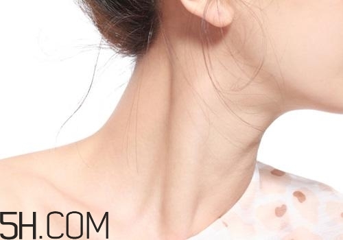 食道癌由什么原因引起的？食道癌晚期有什么癥狀？