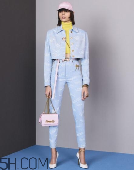 versace2018早秋服裝系列好看嗎_有哪些款式？