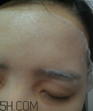百雀羚小雀幸面膜薄不薄？是蠶絲面膜嗎？