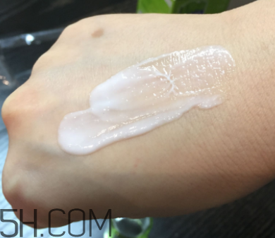 百雀羚明星眼霜什么功效？適合秋冬用嗎？