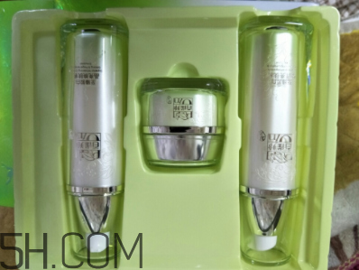 百雀羚至臻皙白組合套裝包含哪些？什么功效？