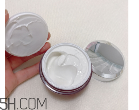 olay大紅瓶面霜適合白天用嗎？能見光嗎？