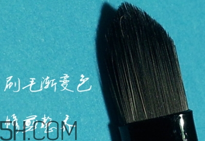 唇刷怎么用？唇刷怎么蘸取口紅