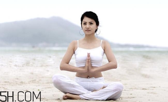 女性乳房脹痛乳頭瘙癢的原因有哪些？女性如何進(jìn)行乳房保??？