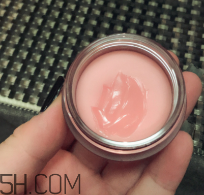 蘭芝夜間唇膜每次敷多厚？每次用多少？