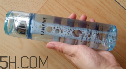 蘭芝水衡精華水油不油？適合油皮嗎？