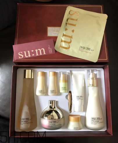 SUM37時(shí)光肌底套盒有什么？適合什么膚質(zhì)？