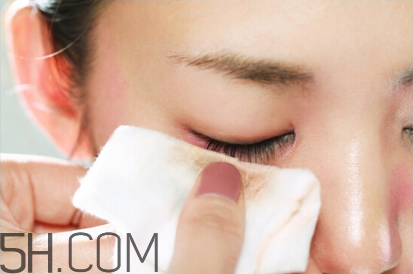 怎么用凡士林卸妝？卸妝的重要性