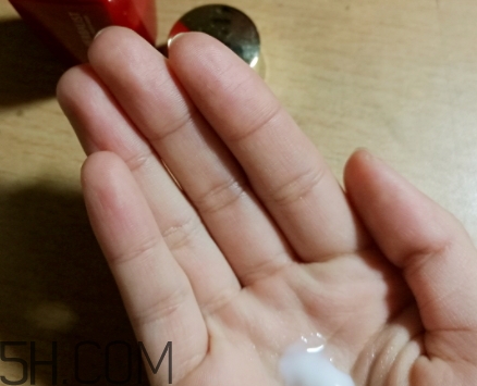 avenir艾文莉是什么牌子？高絲艾文莉和雪肌精哪個(gè)好？