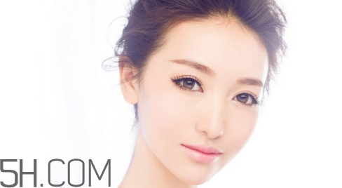 紋眼線后化妝了怎么卸妝？化妝棉和卸妝棉用法