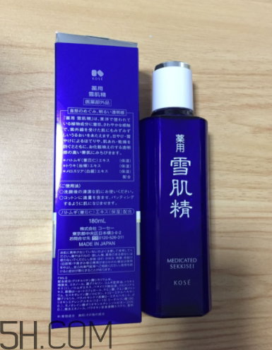 雪肌精化妝水盈潤型適合油皮嗎？適合夏季嗎？