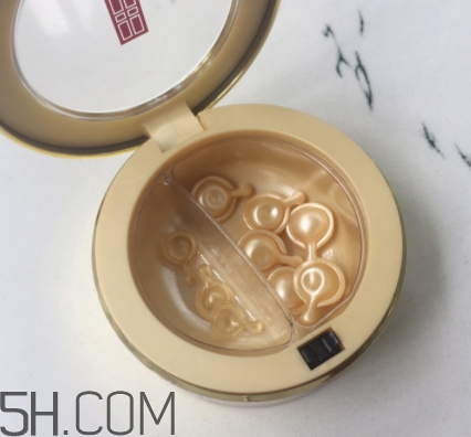 雅頓膠囊和小棕瓶膠囊哪個(gè)好？雅頓金膠和小棕瓶對比