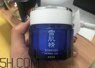 雪肌精菁華凝霜油不油？適合油皮嗎？