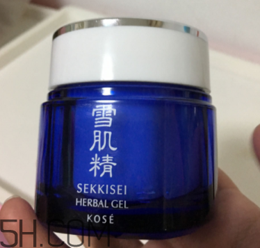 雪肌精菁華凝霜油不油？適合油皮嗎？