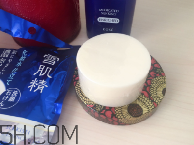 雪肌精泡沫洗顏皂適合干皮嗎？洗后緊繃嗎？