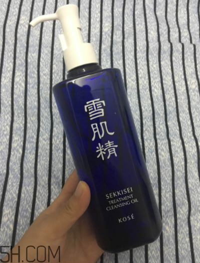 雪肌精卸妝油糊眼睛嗎？雪肌精卸妝油悶痘嗎？