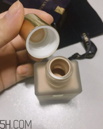 雅詩蘭黛持妝粉底液66號適合黃皮嗎？真人試色