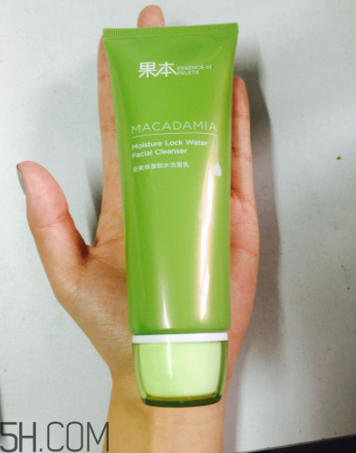 詩婷露雅堅果潔面乳有泡沫嗎？適合油皮嗎？