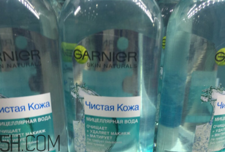 卡尼爾卸妝水粉水還是藍(lán)水好？自然堂素顏霜需要卸妝嗎？
