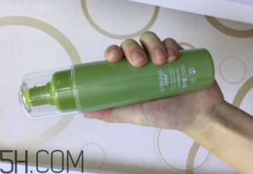 詩婷露雅堅果生肌液是爽膚水嗎？用在哪一步？