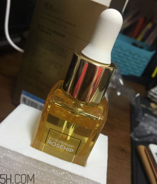 詩(shī)婷露雅至瑧精華油什么功效？適合油皮嗎？