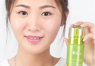 詩婷露雅堅果爽膚水什么功效？有幾種類型？