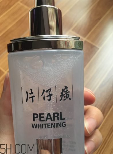 片仔癀珍珠亮膚水適合油皮嗎？適合夏季嗎？