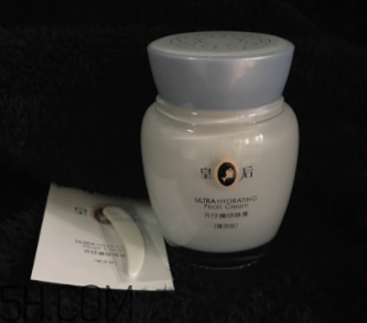 片仔癀珍珠膏夏天能用嗎？會(huì)不會(huì)很油？