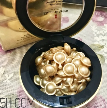 伊麗莎白雅頓精華膠囊油不油？適合油皮嗎？