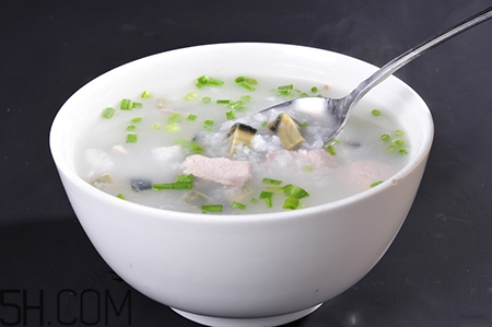 懷孕初期能吃香菇嗎？寶寶可以吃香菇瘦肉粥嗎？
