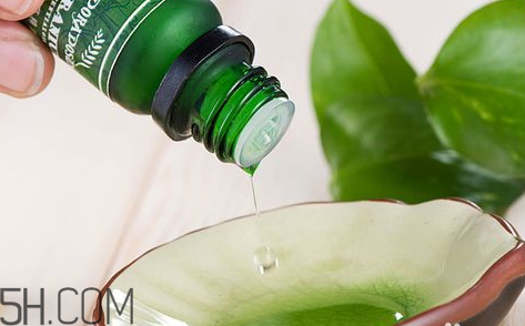 茶樹精油可以直接涂在臉上嗎？茶樹精油的功效與作用？