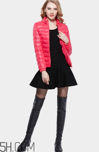 女裝羽絨服怎么保養(yǎng)？輕薄羽絨服怎么搭配？