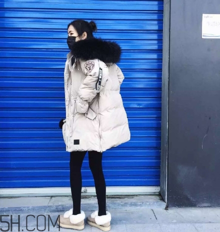 羽絨服怎么穿不顯胖？冬季好看的女裝羽絨服時尚搭配